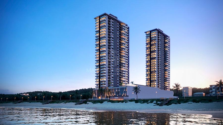 Grant Home Club: Frente mar e pé na areia