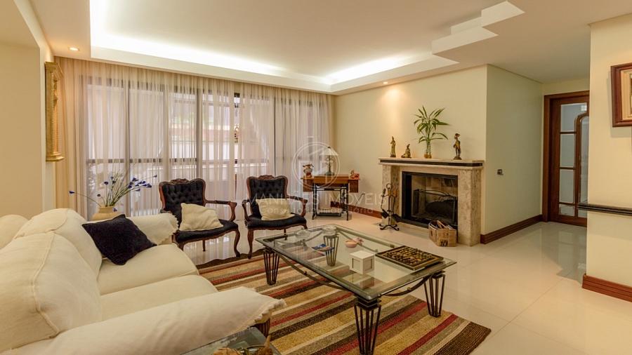Sala de estar com lareira