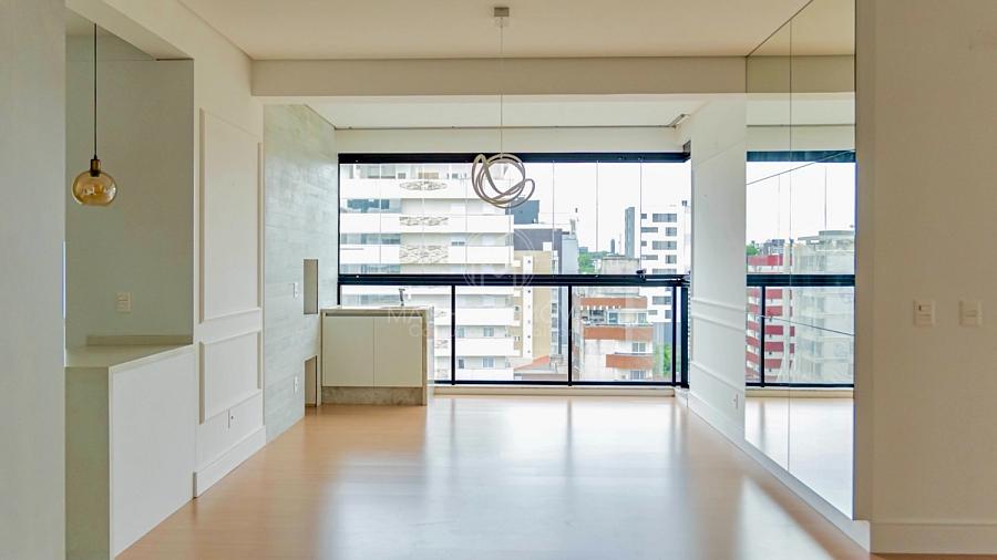 Imagens do Apartamento Semimobiliado: Living com sacada integrada