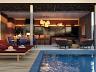 Lounge com Churrasqueira
e piscina climatizada privativa