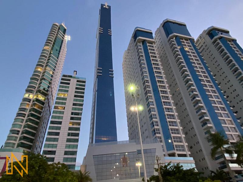 Apartamento no Edifício Epic Tower à Venda - Apartamento Frente Mar de Alto Padrão com 5 Suítes em Balneário Camboriú